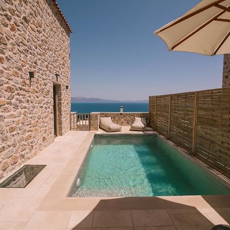 Mani Luxury Suites And Studios In Gytheio With Private Pools Extérieur photo
