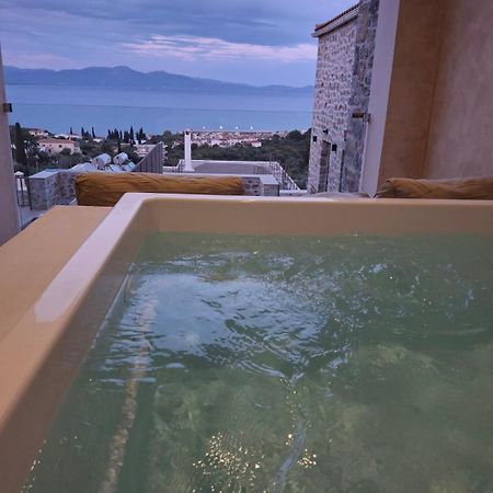 Mani Luxury Suites And Studios In Gytheio With Private Pools Extérieur photo