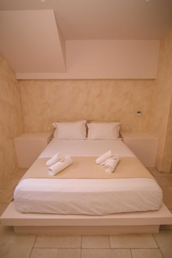 Mani Luxury Suites And Studios In Gytheio With Private Pools Extérieur photo