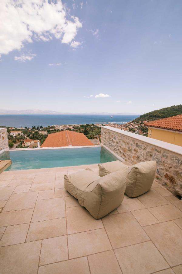 Mani Luxury Suites And Studios In Gytheio With Private Pools Extérieur photo