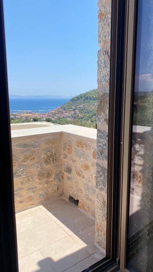Mani Luxury Suites And Studios In Gytheio With Private Pools Extérieur photo