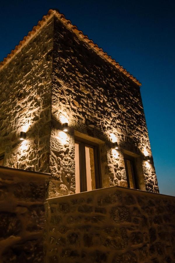 Mani Luxury Suites And Studios In Gytheio With Private Pools Extérieur photo