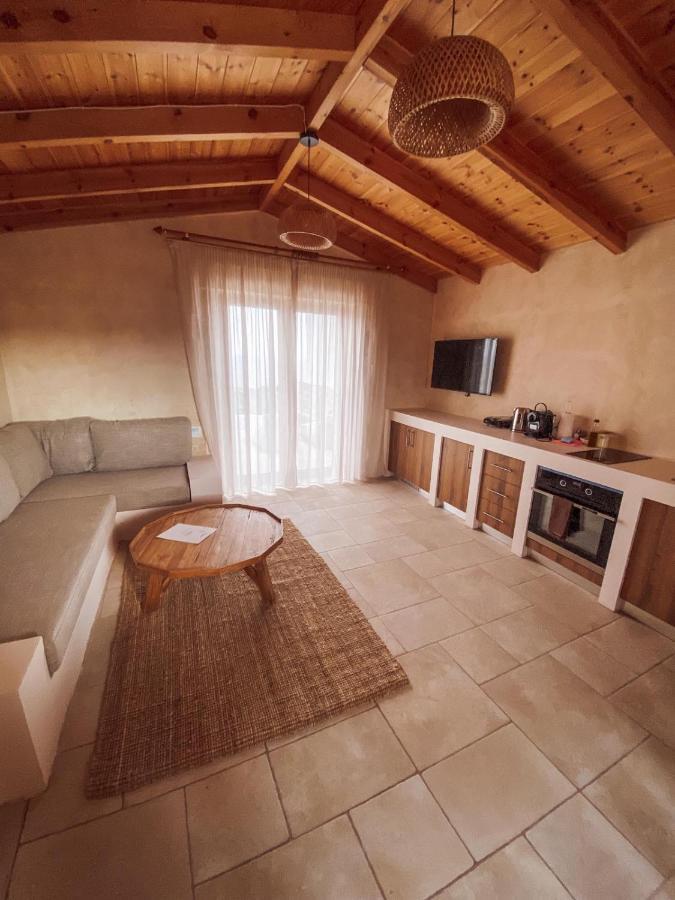 Mani Luxury Suites And Studios In Gytheio With Private Pools Extérieur photo