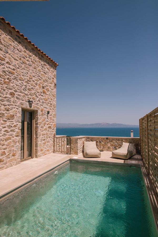 Mani Luxury Suites And Studios In Gytheio With Private Pools Extérieur photo